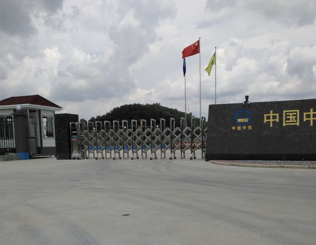 中铁五局国际山地旅游项目电动伸缩门